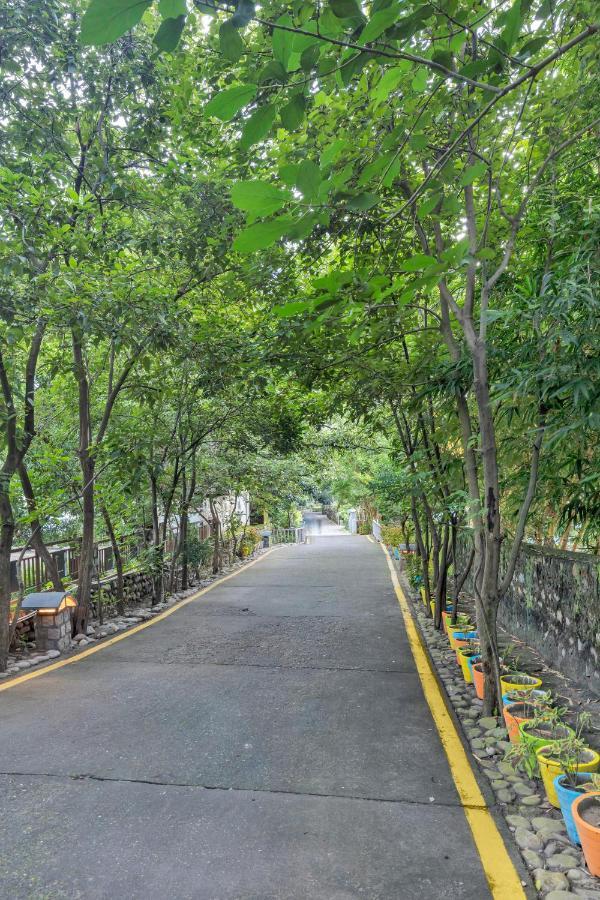 Club Mahindra Corbett Hotel Dhikuli Buitenkant foto