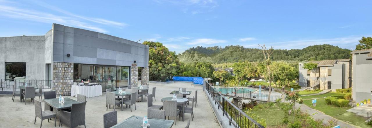 Club Mahindra Corbett Hotel Dhikuli Buitenkant foto