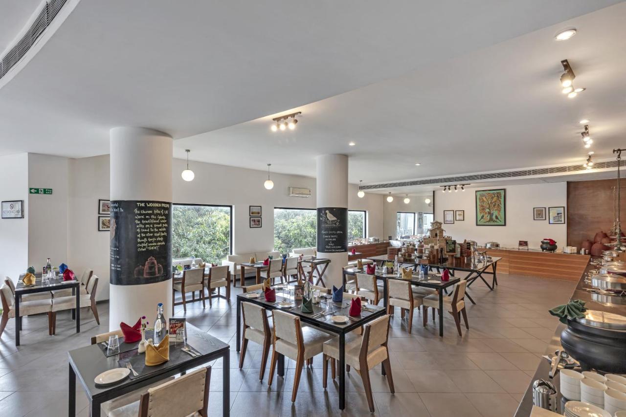 Club Mahindra Corbett Hotel Dhikuli Buitenkant foto